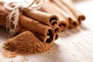 The components of cinnamon contain high amounts of polyphenols and hydroxycinnamaldehyde