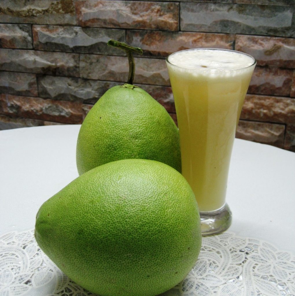 pomelo and pomelo juice